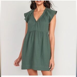 Old Navy Plus Size V-Neck Flutter Sleeve Dress in Green